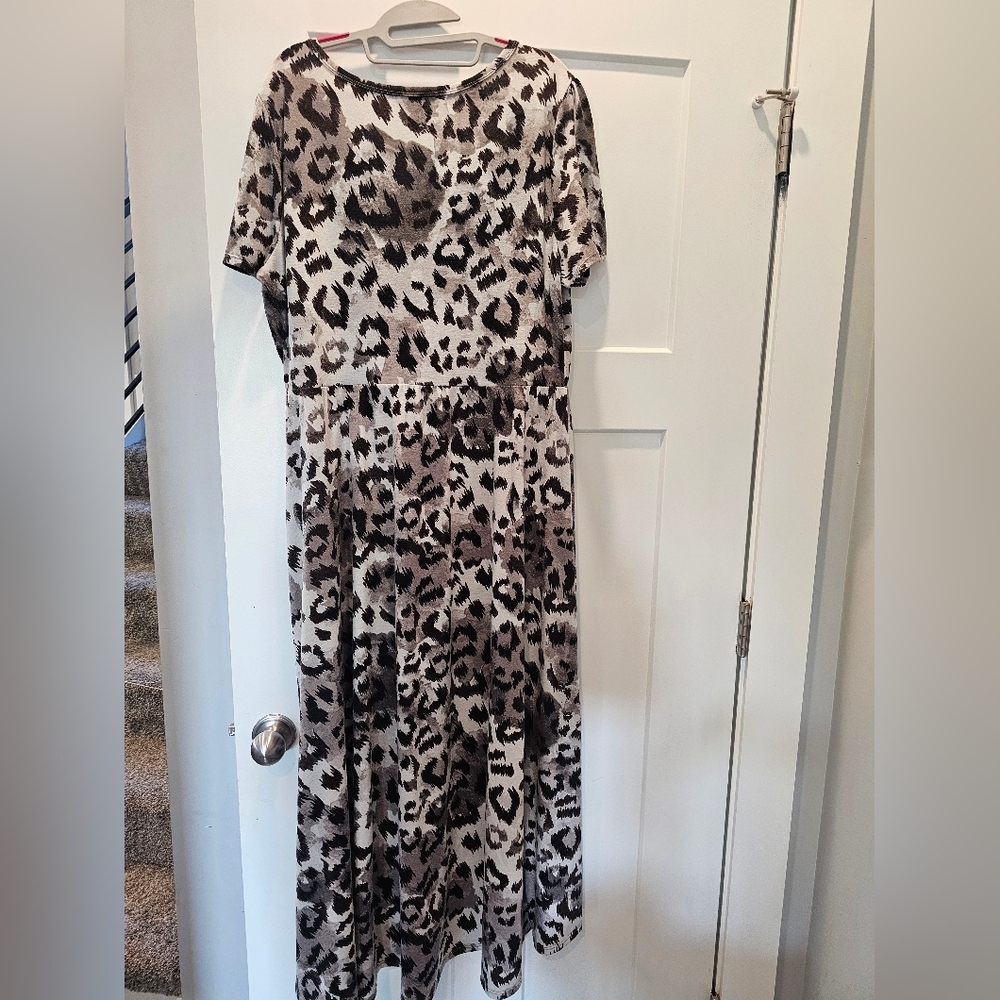LulaRoe Animal Print Dress Bold Animal Print Slip On 2 XL - Picture 5 of 10